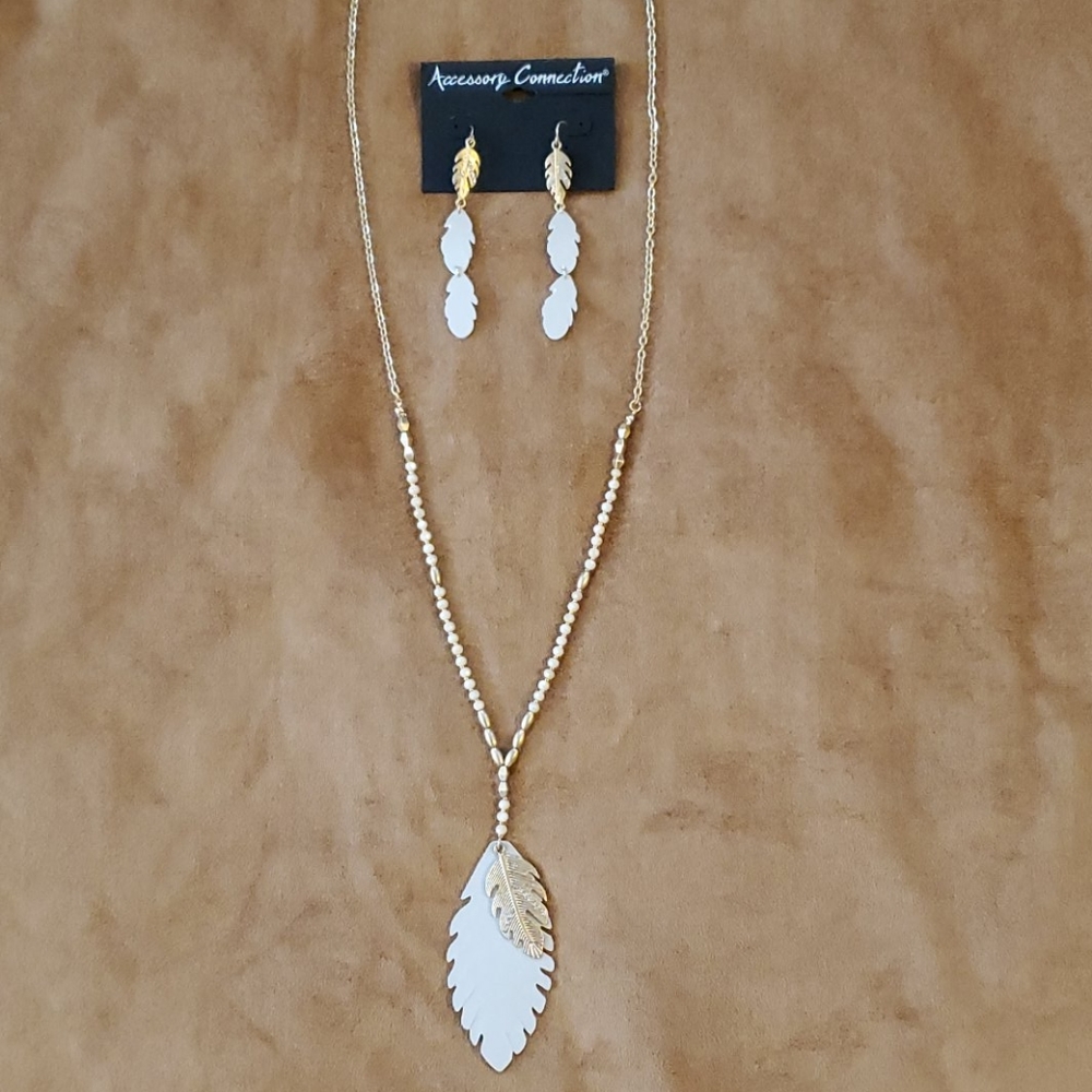Necklace and earrings set